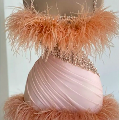 Elegant Pink Strapless Prom Dresses With Feathers..