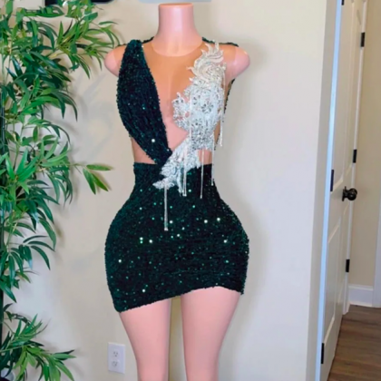 Green Sequined Sheer O Neck Short Prom Dress For..