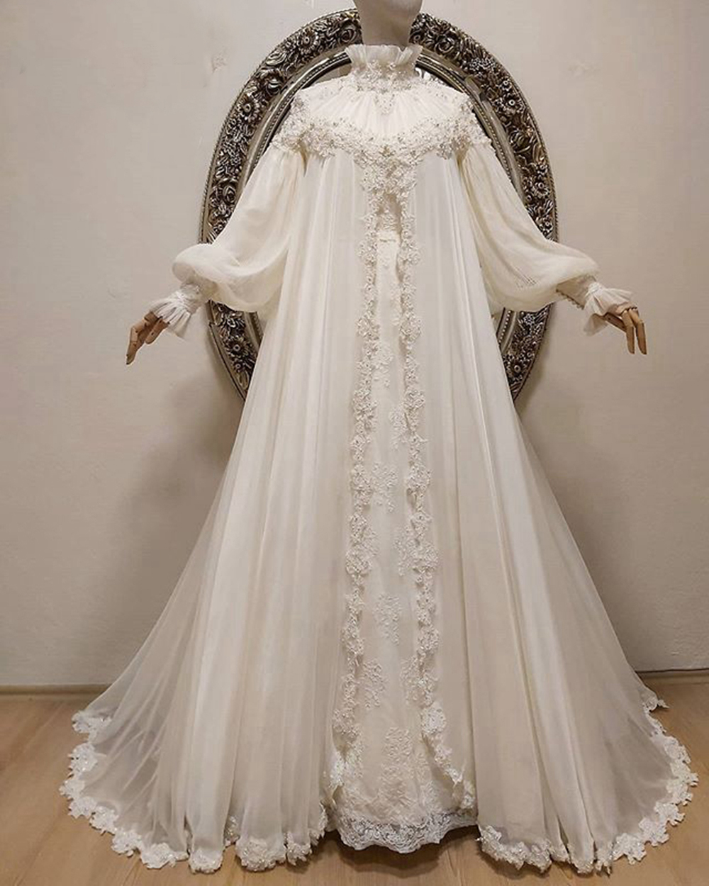 Long Sleeve Chiffon Wedding Dresses 2023 High Neck Beaded Embroidery Muslim Dubai Women White Bridal Wedding Gowns