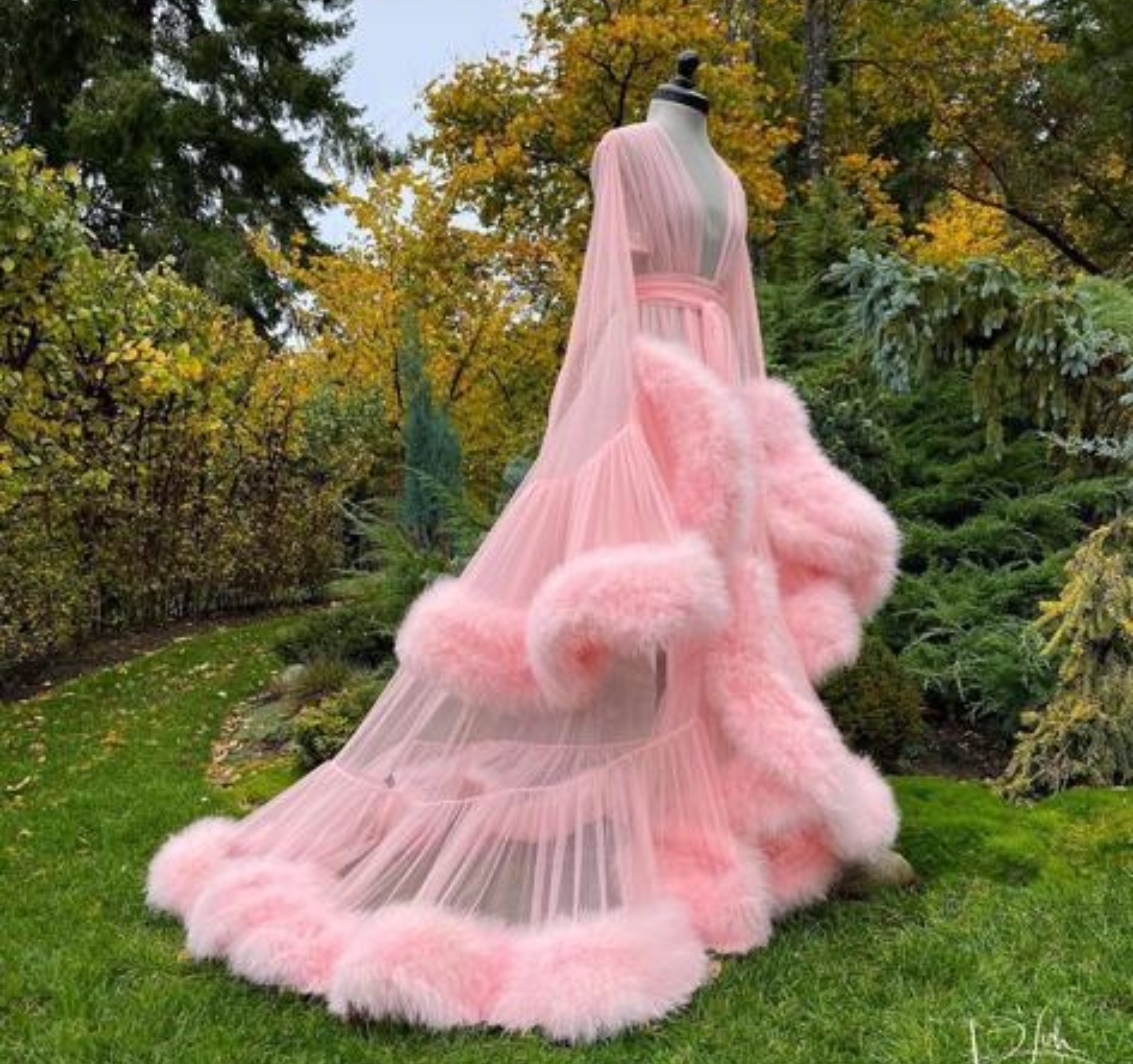 Pink Prom Dresses V Neck Long Sleeve Tulle Floor Length Court Train Ruffle Feather Long Evening Dresses Gowns