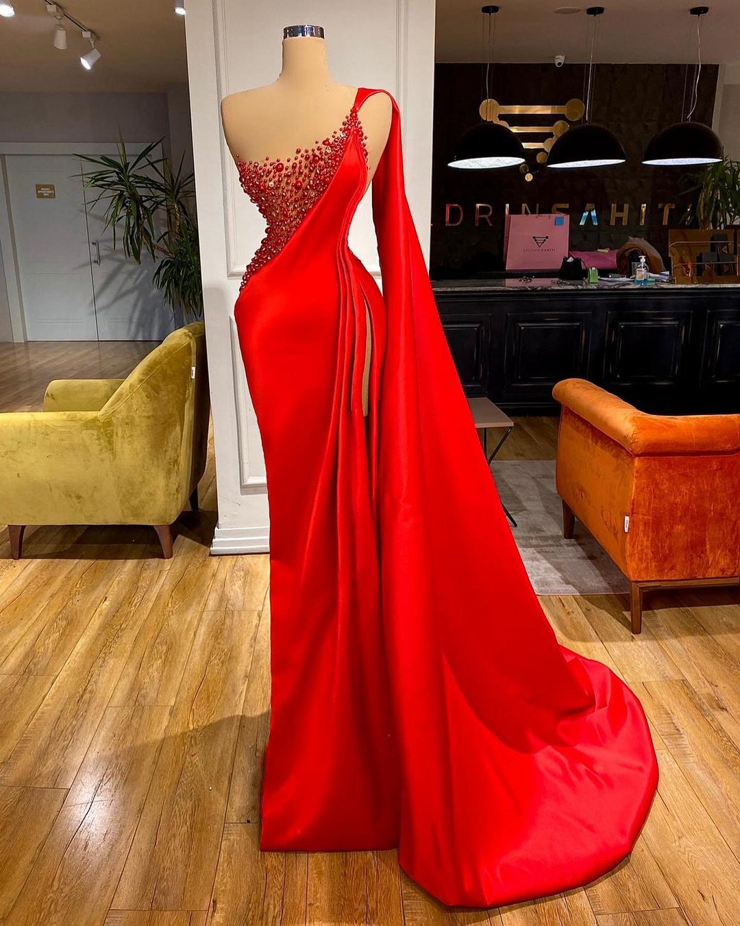 Elegant One Shoulder Red Prom Dresses Pearls Beaded Sexy Side Split Long Evening Gowns Plus Size Mermaid Pageant Dress