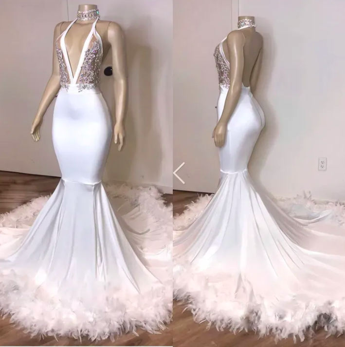 2023 White Mermaid Prom Dresses Mermaid Plung V Neck Custom Made Sexy Backless Feather Beaded Ruched Evening Party Gowns Vestidos Formal Occasion