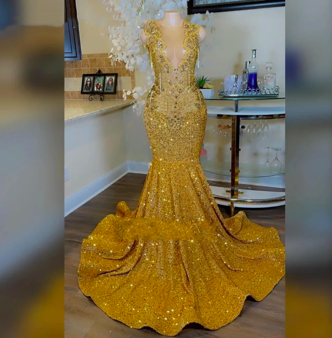 Sparkly Gold Sheer O Neck Long Prom Dress For Black Girls Beaded Crystal Birthday Party Gown Tassel Evening Dresses