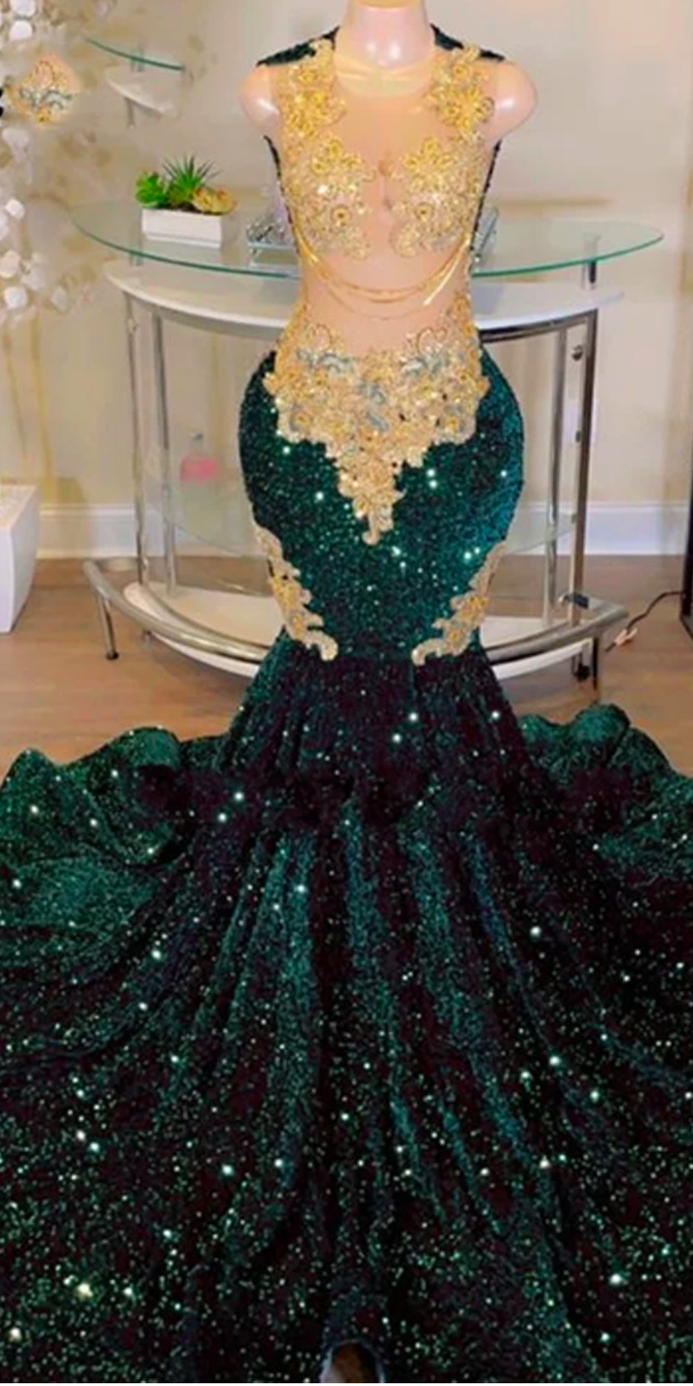 Sparkly Dark Green Mermaid Prom Dresses 2024 For Black Girls Golden Lace Appliques Beads Tassels Velvet Sequins Party Gown