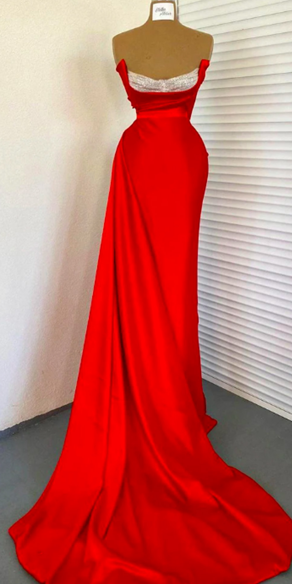Solid Red Glitter Mermaid Evening Dresses Off Shoulder Shiny Satin Dubai Formal Prom Dress Sparkly Bodycon Party Gowns