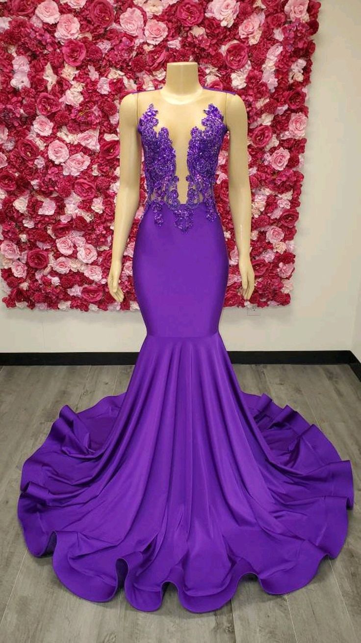 Purple Prom Dresses With Illusion Crew Neckline Lace Appliques Mermaid Formal Evening Party Dresses Satin Tight Women's Evening Gowns