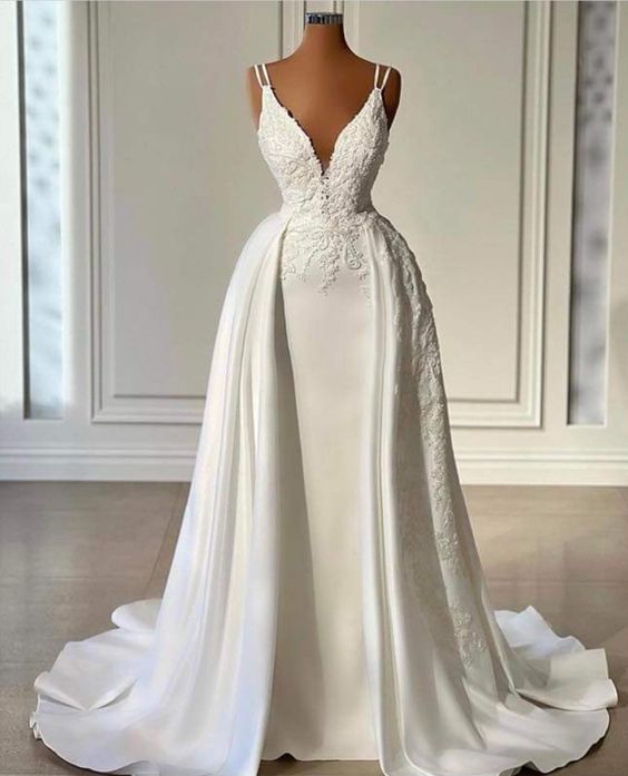 Spaghetti Straps Satin Wedding Dresses Deep V Neck Lace Appliques Pearls Bridal Dresses Detachable Train Wedding Gowns White Bridal Gowns