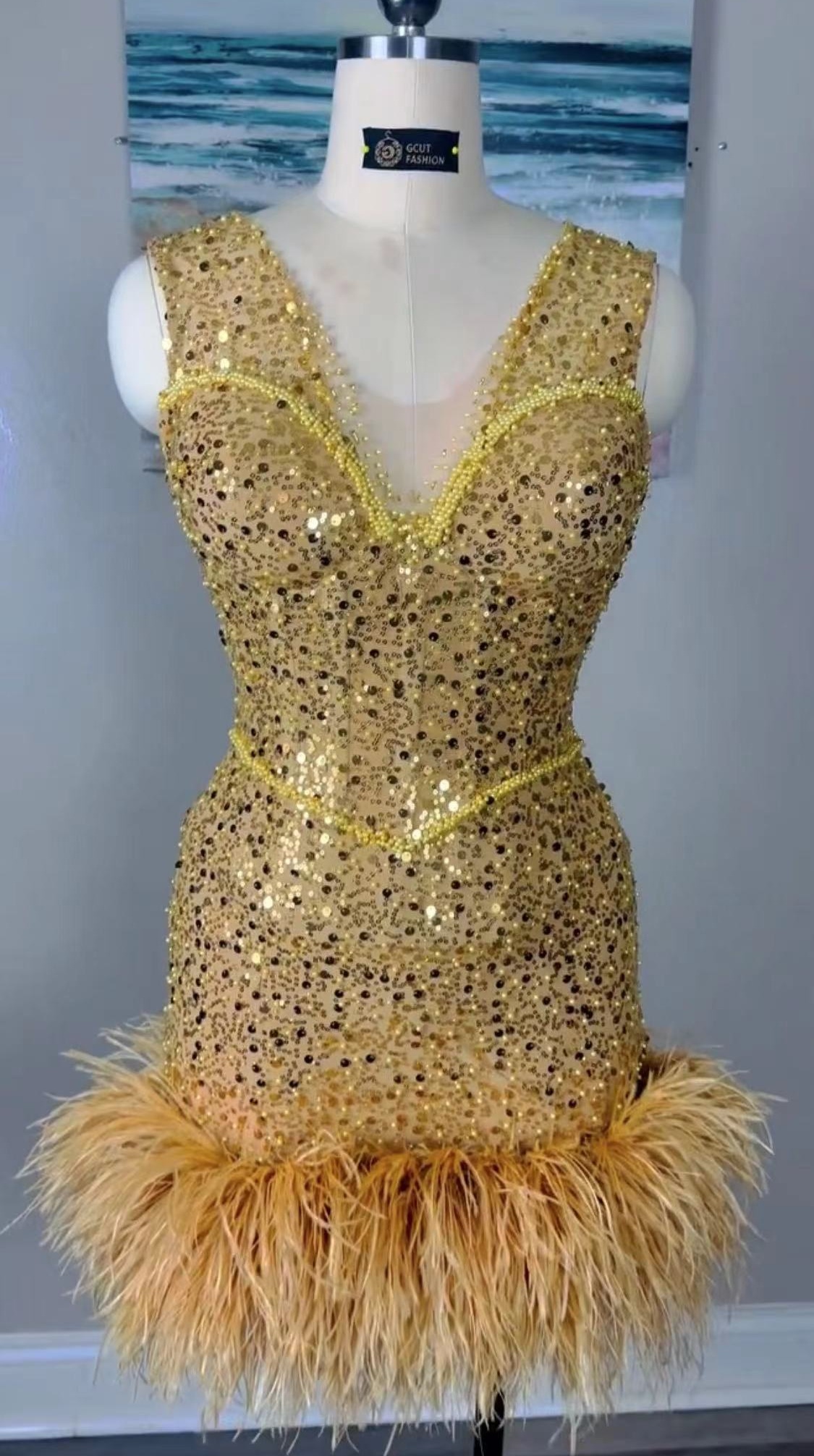 Customized(can Not Refund) Sparkly Sequined Sheath Prom Dresses Short For Girls 2025 V Neck Pearls Beading Feather Gold Short Homecoming Dresses