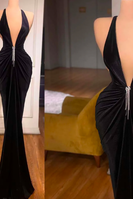Sexy Black Women Evening Dresses With Deep V-neck Solid Color Halter Dress Sleeveless Party Special Occasion Prom Gowns