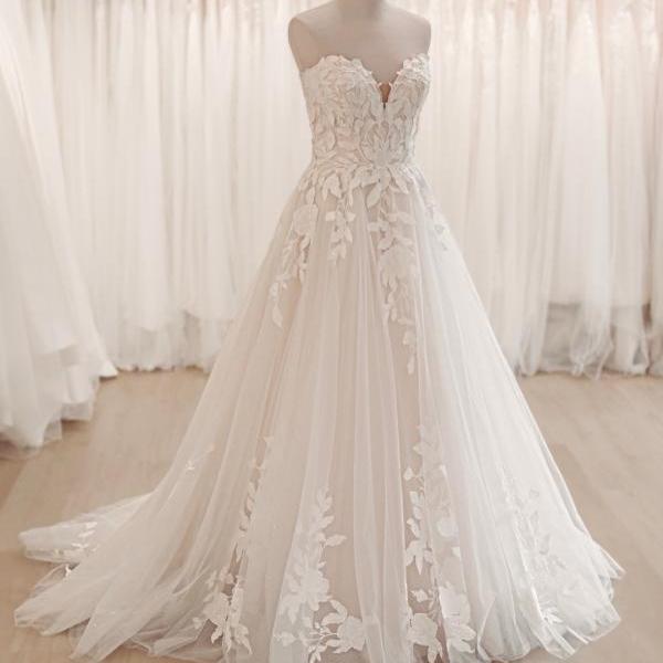 sweetheart wedding dresses 2025 for bride, lace appliques wedding gowns for women wedding, transparent bodice bridal dresses, court train wedding gowns, lace bridal gowns for bride